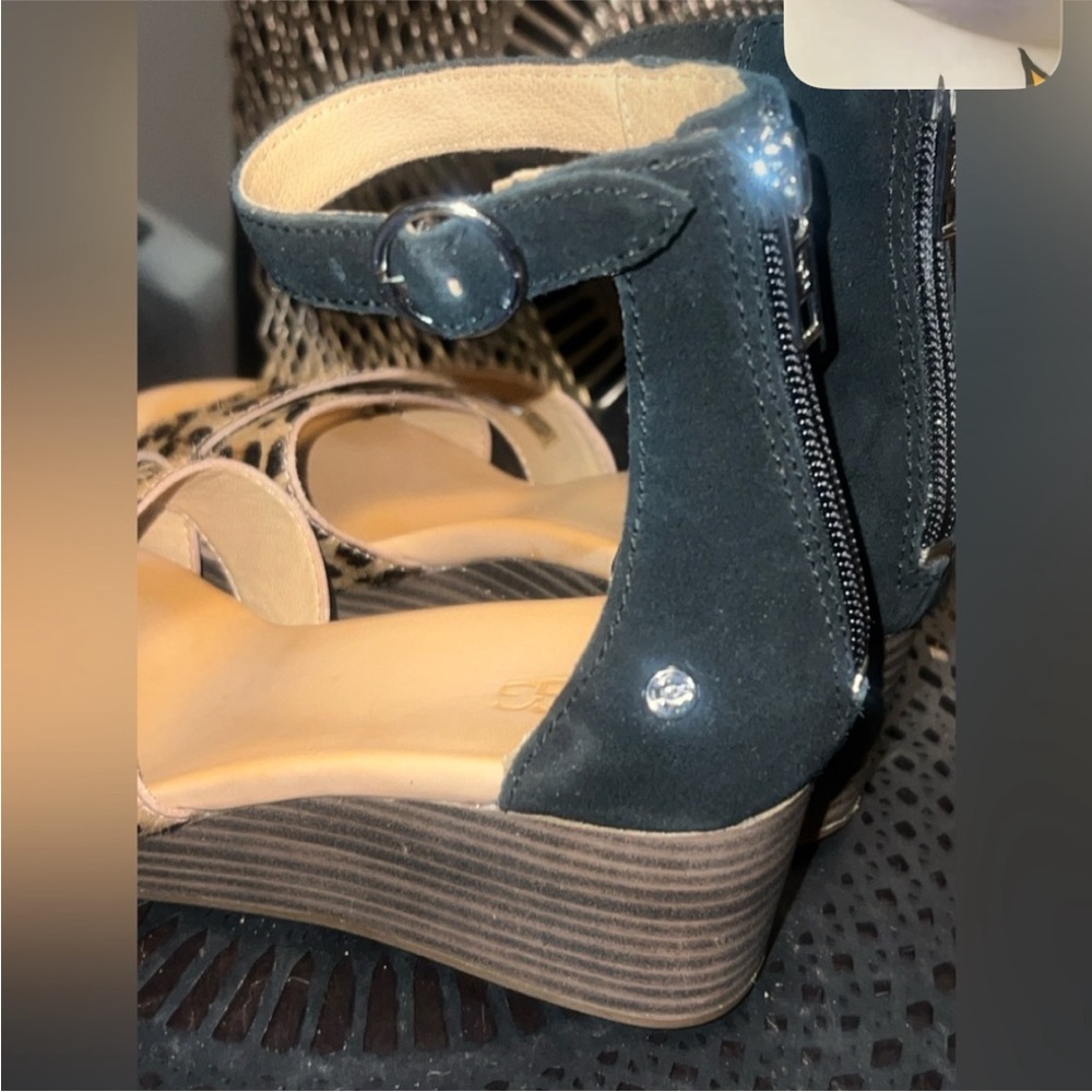 UGG Leopard Print Wedge Sandals with Black Ankle Strap - Picture 6 of 8